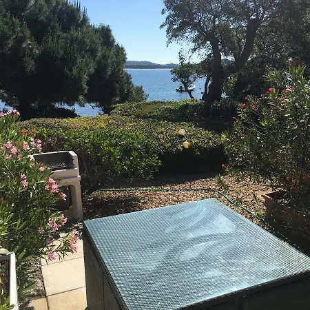 Vakantiehuis Les Pieds Dans L'eau Porto-Vecchio (Corsica)