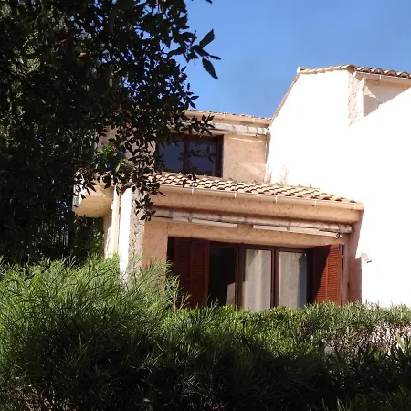 Holiday home Les Pieds Dans L'eau *