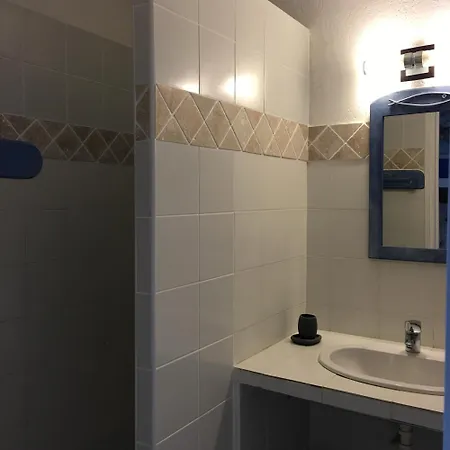 Holiday home Les Pieds Dans L'eau