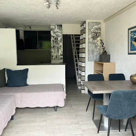 Vakantiehuis Les Pieds Dans L'eau Porto-Vecchio (Corsica)