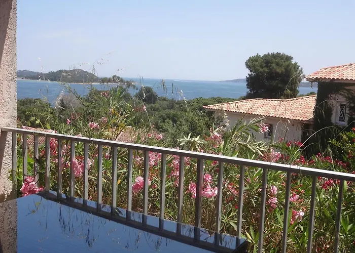 Les Pieds Dans L'eau Holiday home *