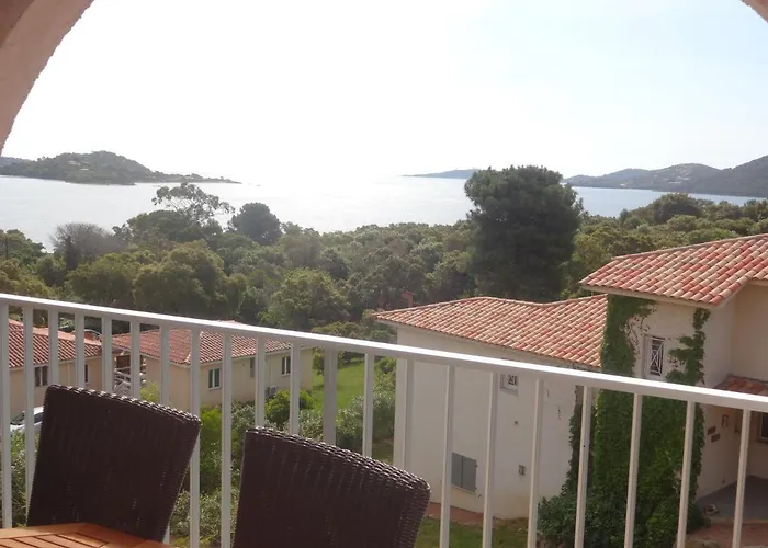 Holiday home Les Pieds Dans L'eau