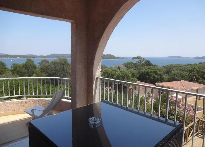 Les Pieds Dans L'eau Porto-Vecchio (Corsica)