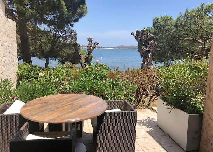 Hébergement de vacances Résidence Les Pieds Dans L'eau *