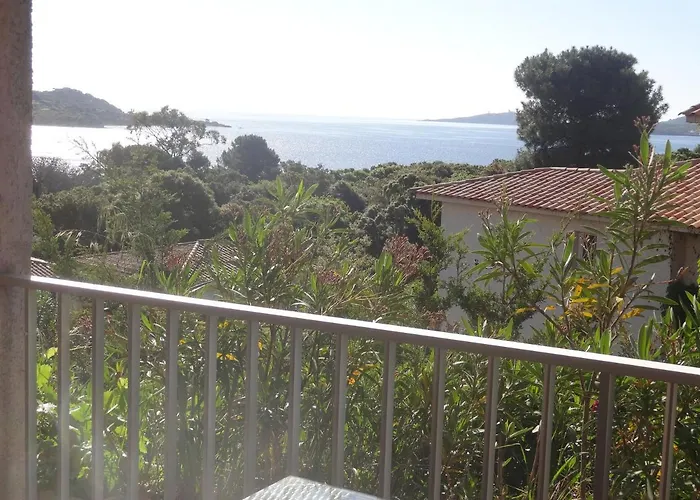 Les Pieds Dans L'eau Holiday home