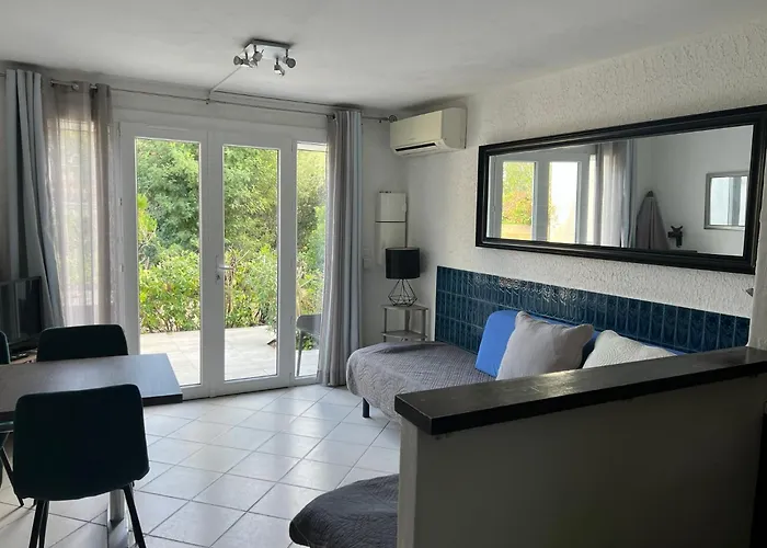 Les Pieds Dans L'eau Porto-Vecchio (Corsica)