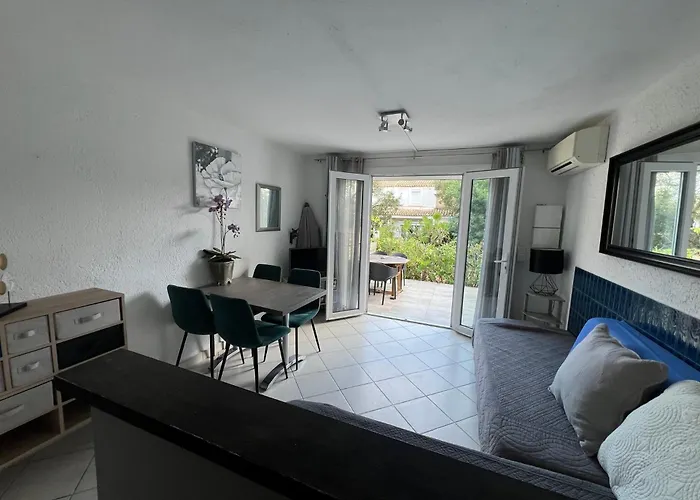 Les Pieds Dans L'eau Holiday home